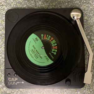 Set of 6 Retro Vinyl Record Anti-Skid Coasters PLUS Record Player Holder